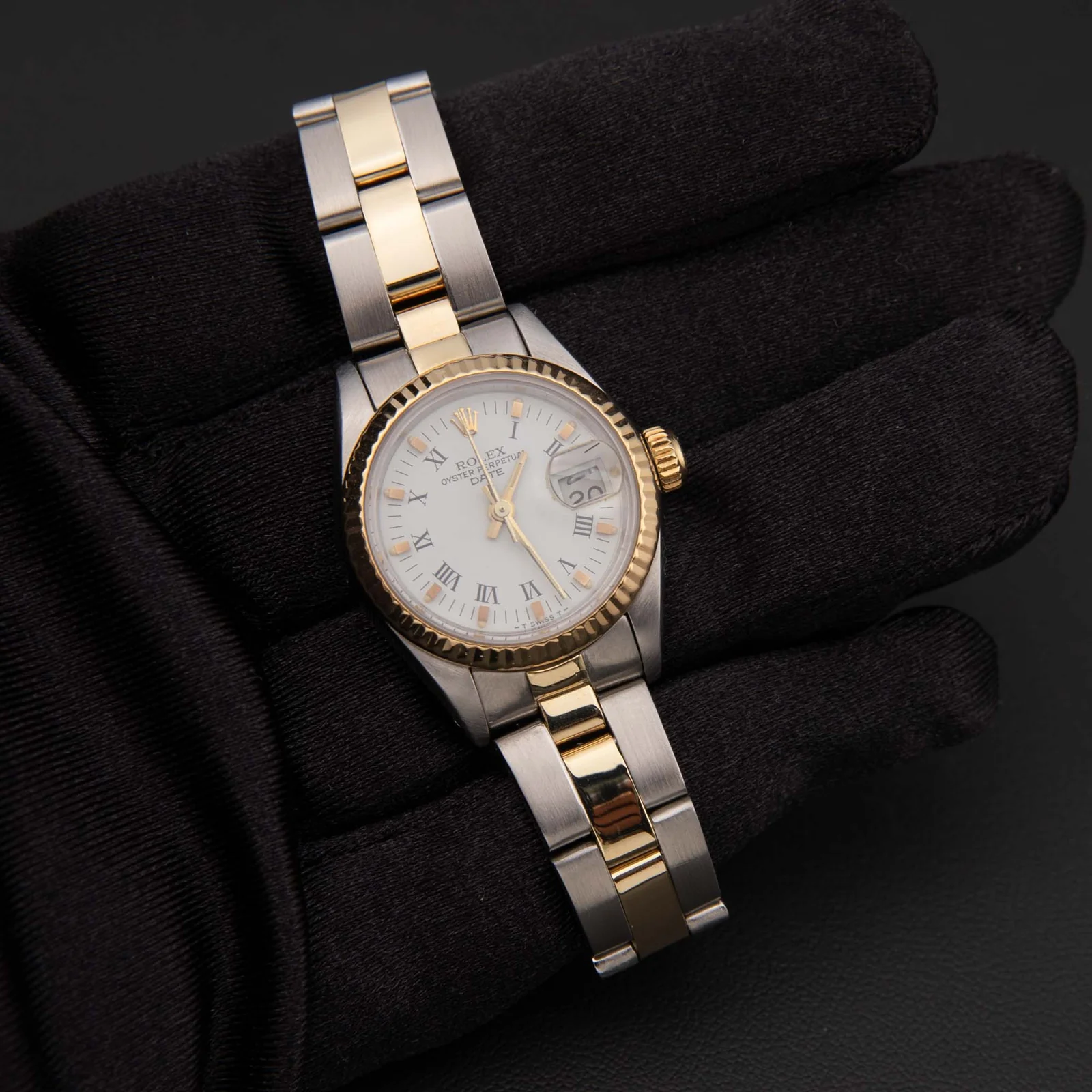 Rolex Datejust 69173 Fluted Bezel Watch 26mm White Roman Dial - Image 2