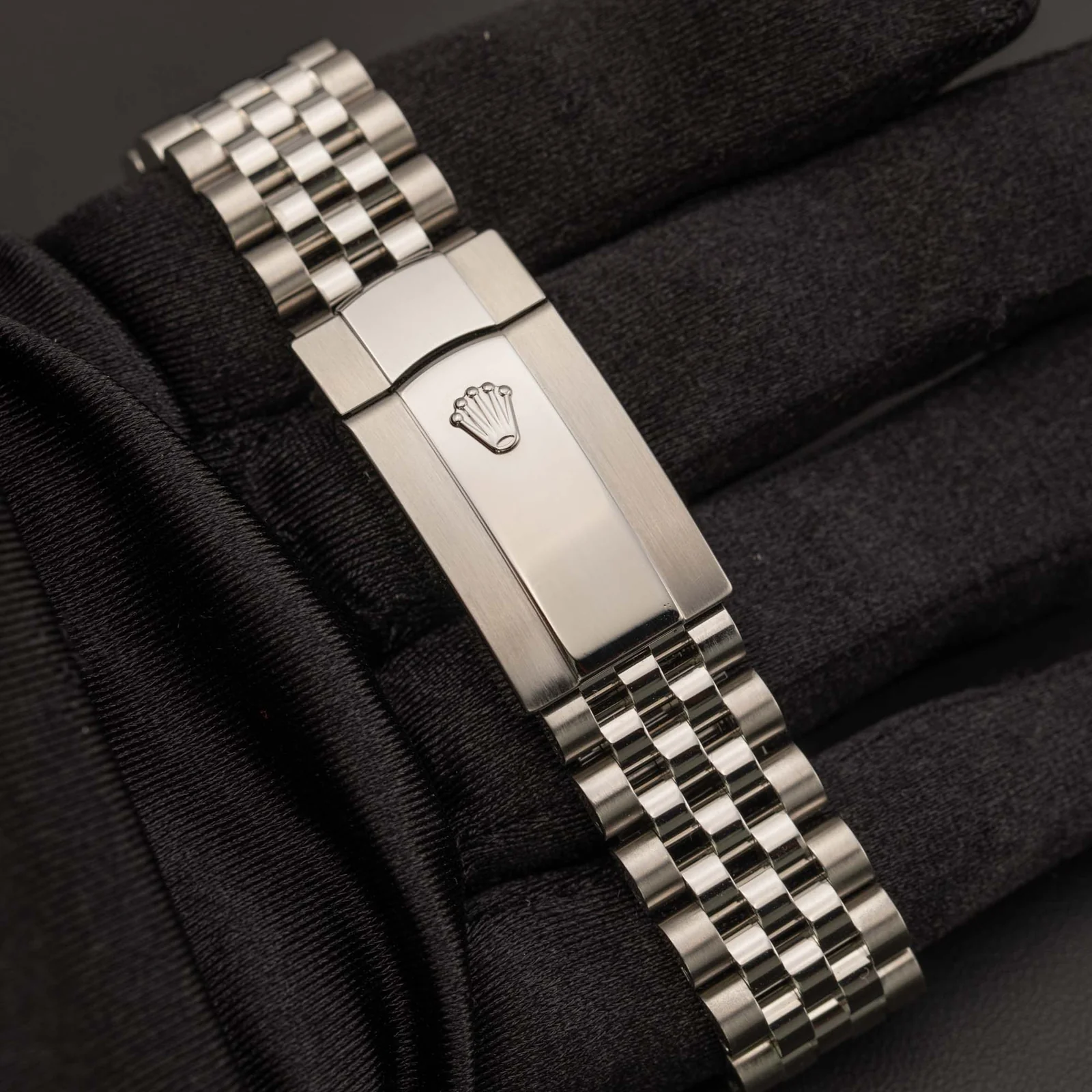 Rolex Datejust 126300 Smooth Bezel Watch 41mm Black Diamond Dial - Image 5