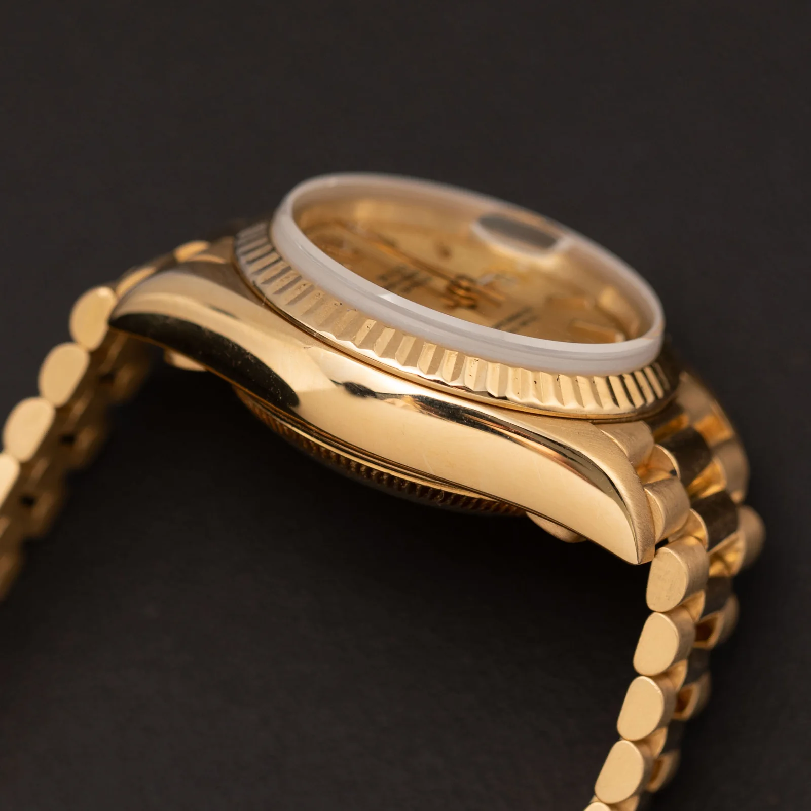 Presidential Rolex Datejust 69178 Fluted Bezel Watch 26mm Champagne Tapestry Dial - Image 4