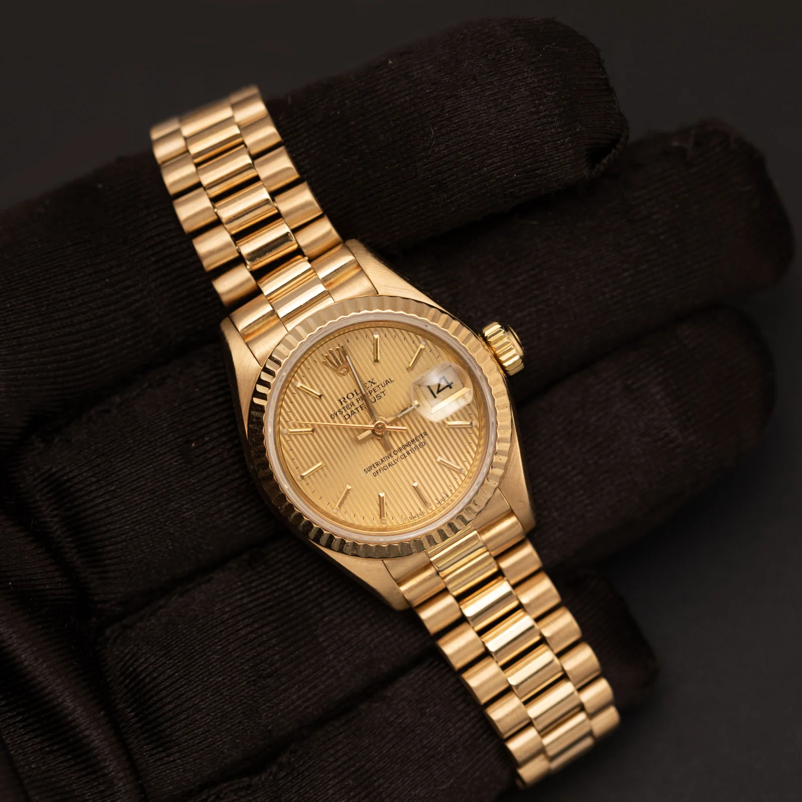 Presidential Rolex Datejust 69178 Fluted Bezel Watch 26mm Champagne Tapestry Dial - Image 2