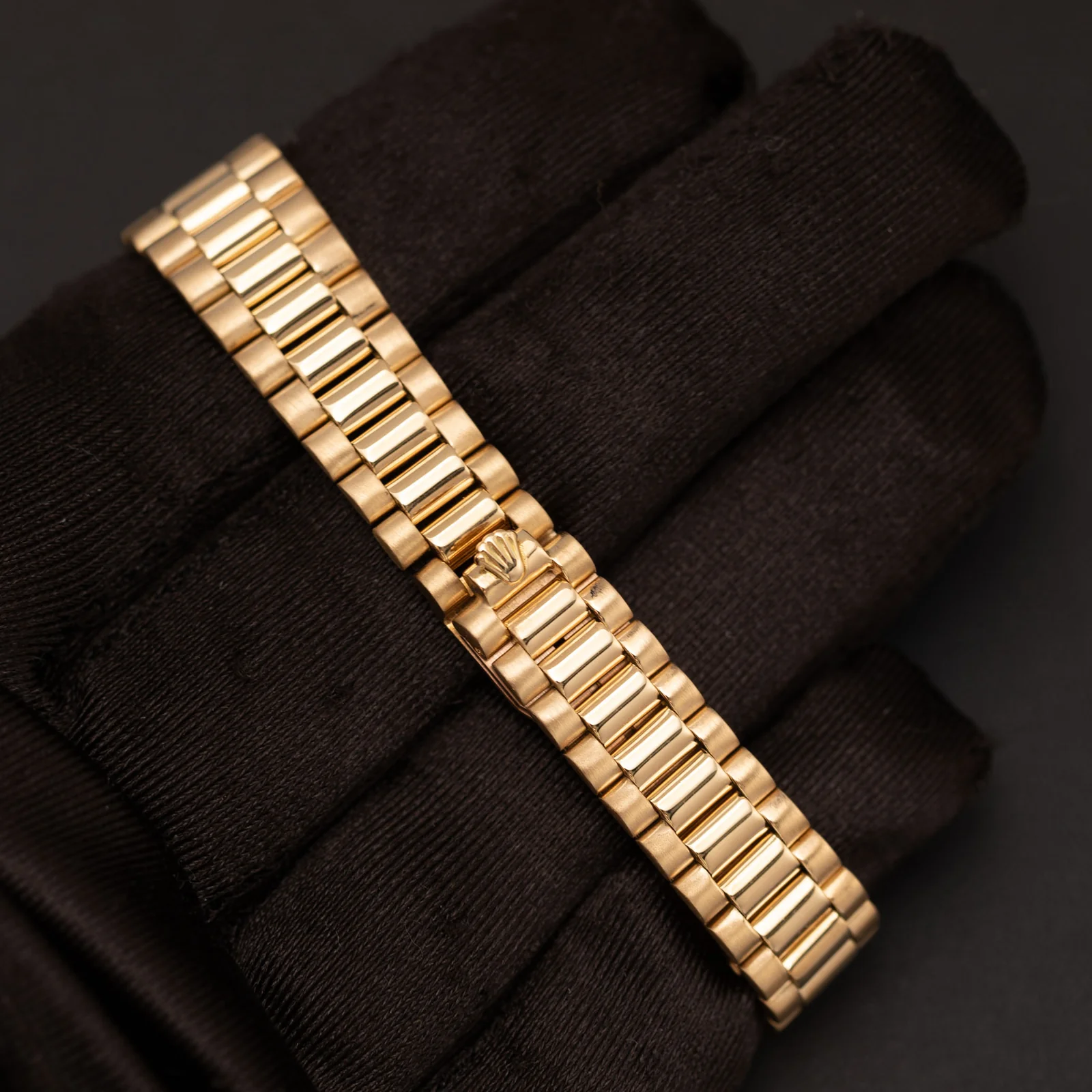 Presidential Rolex Datejust 69178 Fluted Bezel Watch 26mm Black Index Dial - Image 5