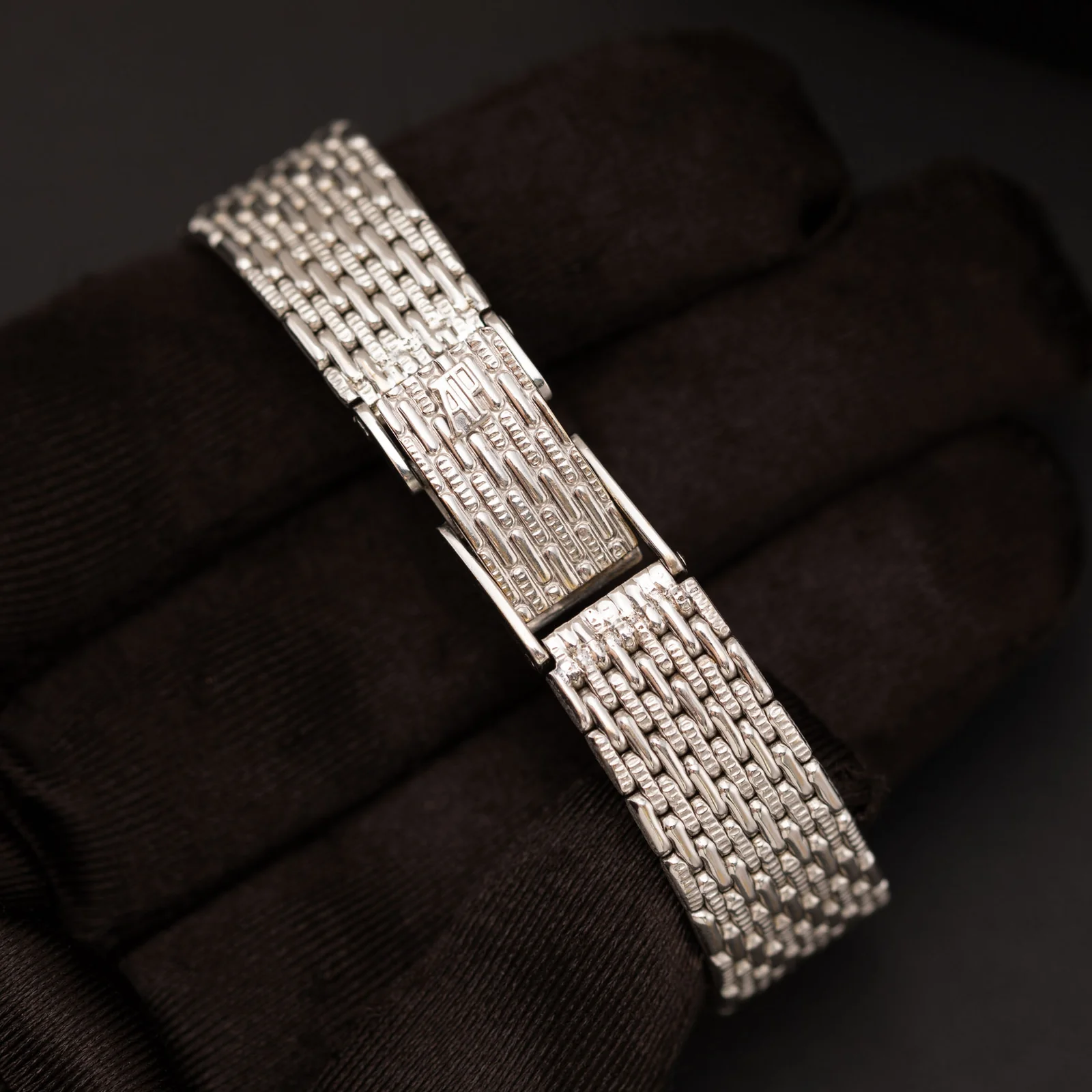 Audemars Piguet Cobra 22mm Factory Diamond Dial 18K White Gold Watch - Image 5