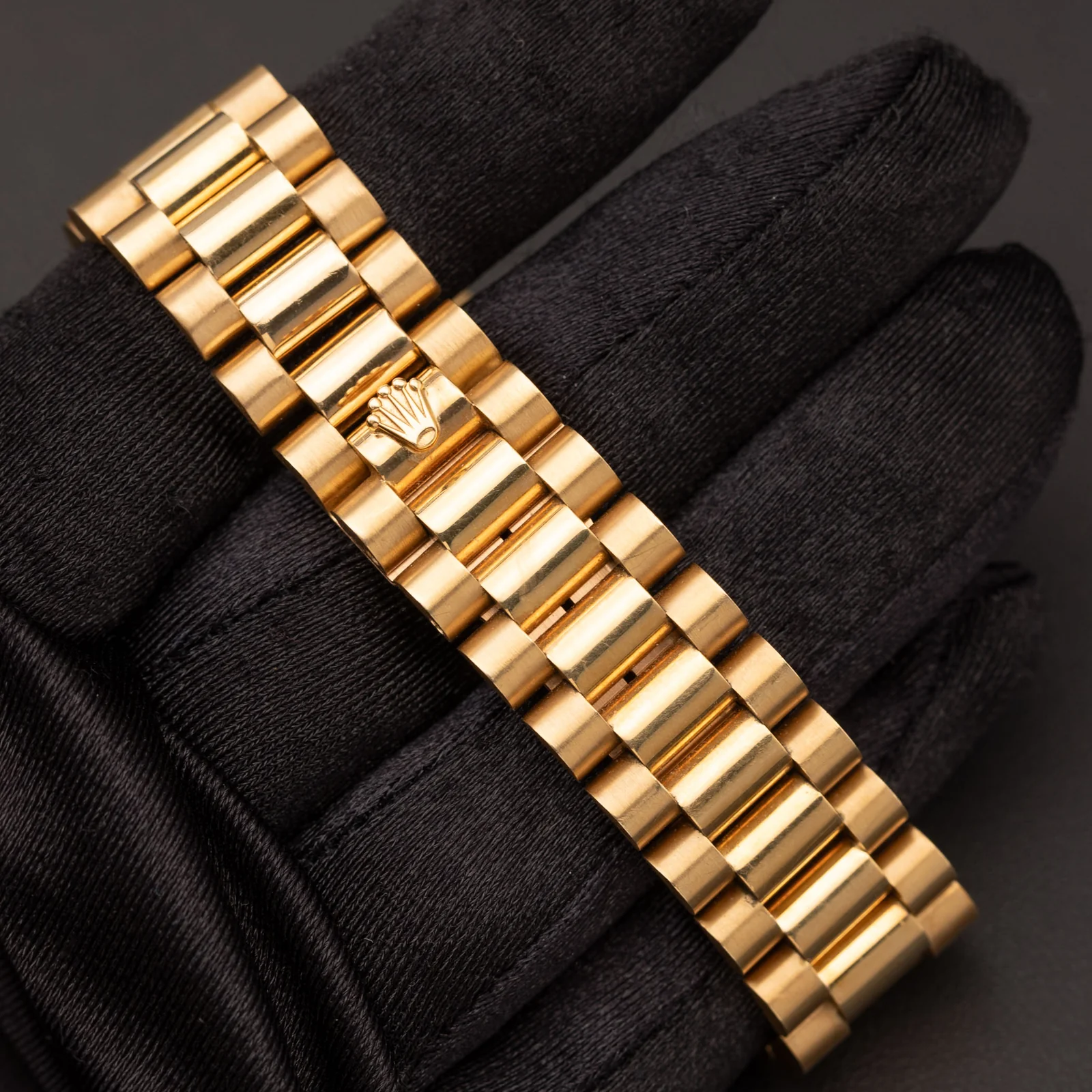 Presidential Rolex Day-Date 18388 Watch 36mm Factory Diamond Dial 18K Yellow Gold - Image 4