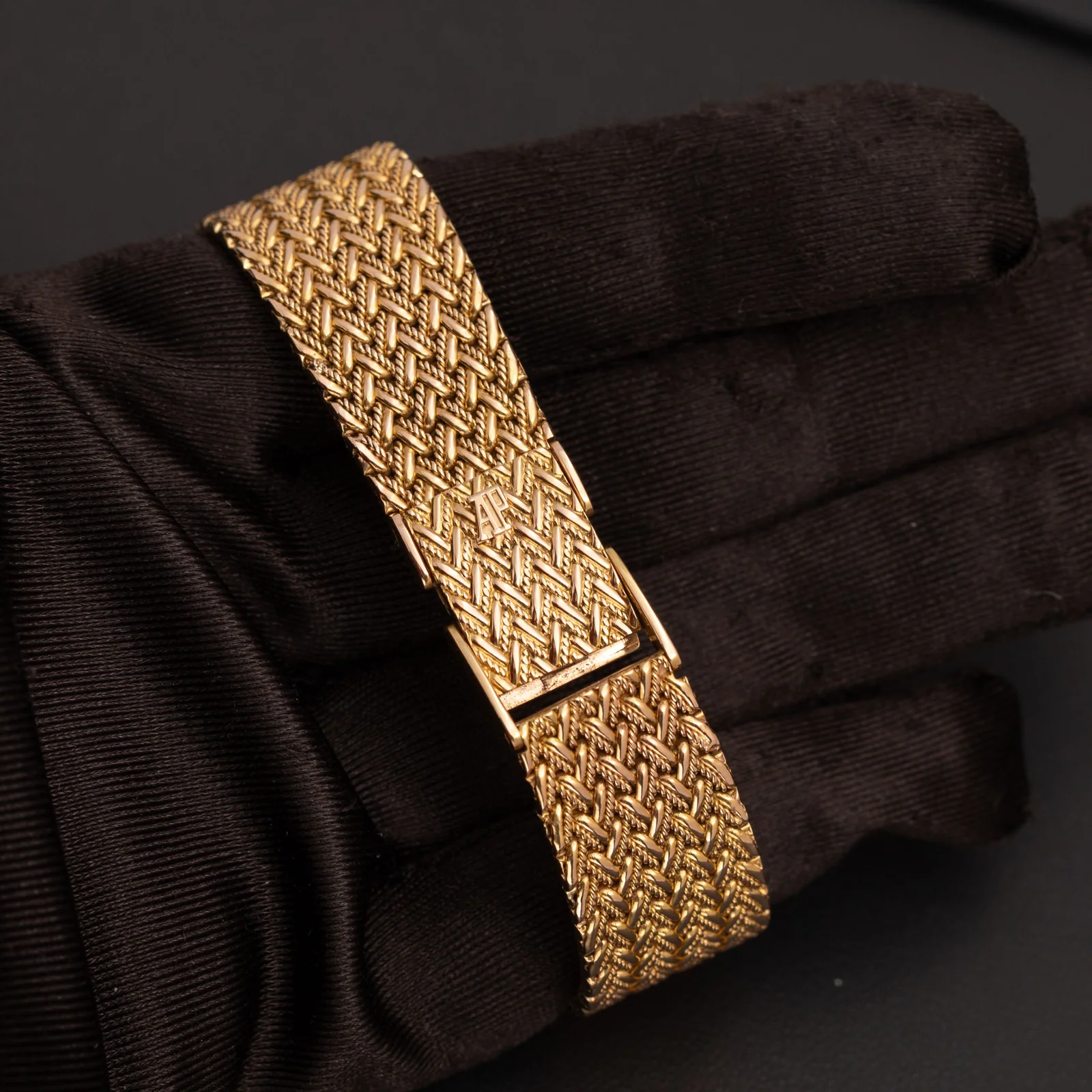 Audemars Piguet Ellipse Tonneau Factory Diamond Cream Dial 29mm Watch 18K Rose Gold - Image 5