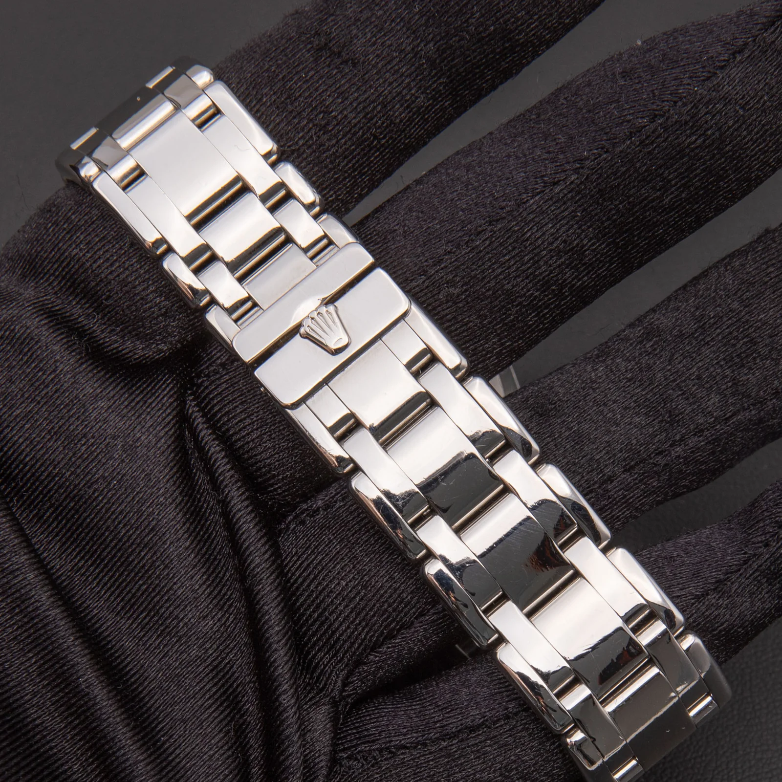 Rolex Platinum Day-Date 18946 Watch 39mm Diamond Bezel Black Mother of Pearl Serti Dial - Image 5