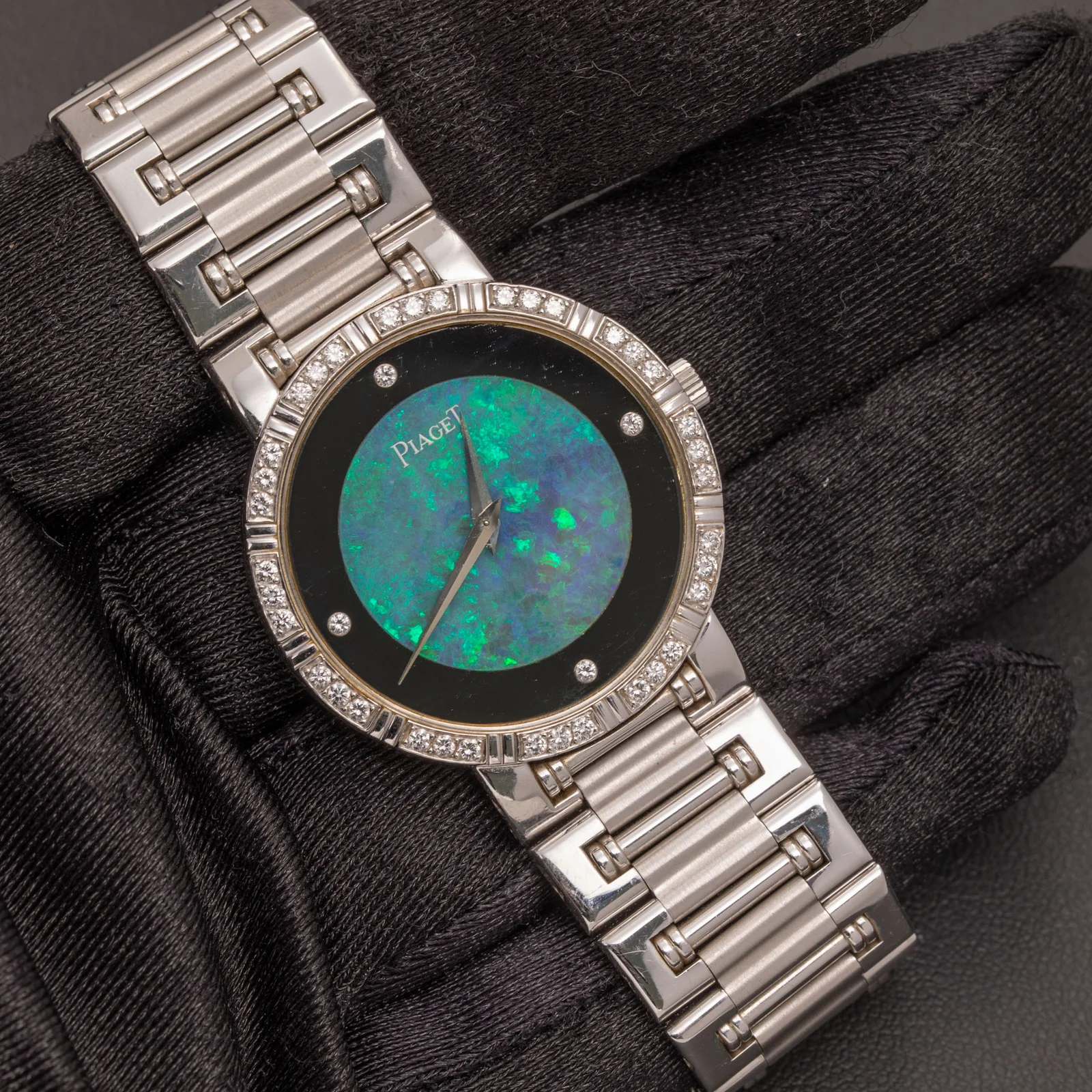 Piaget Vintage Dancer 94024 K 81 18K Gold Diamond Watch Opal & Onyx Dial - Image 2