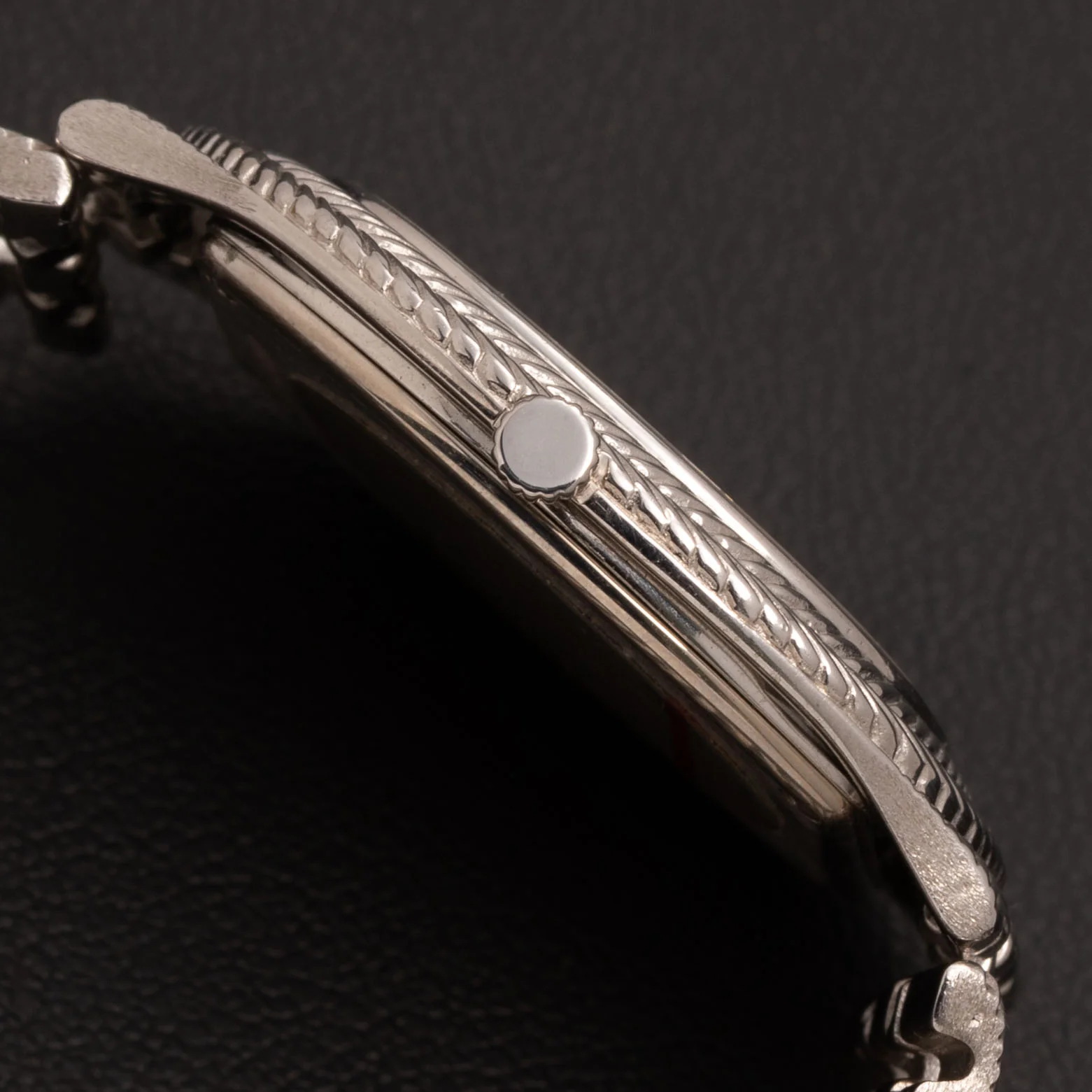 Audemars Piguet Ellipse Tonneau Factory Diamond Dial 30mm Vintage Watch 18K White Gold - Image 3
