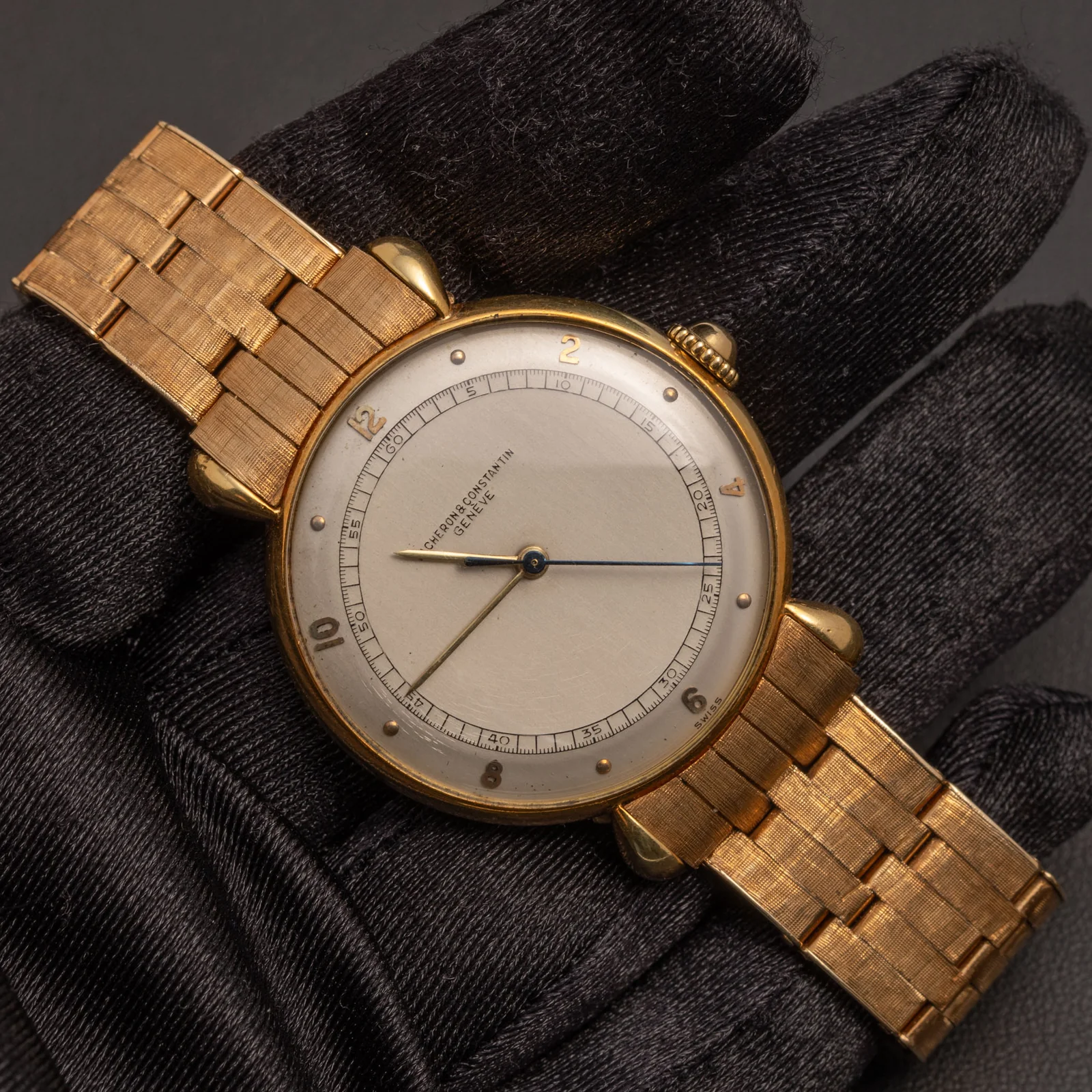 Vacheron Constantin Classic 35mm Yellow Gold Watch W528462 - Image 2