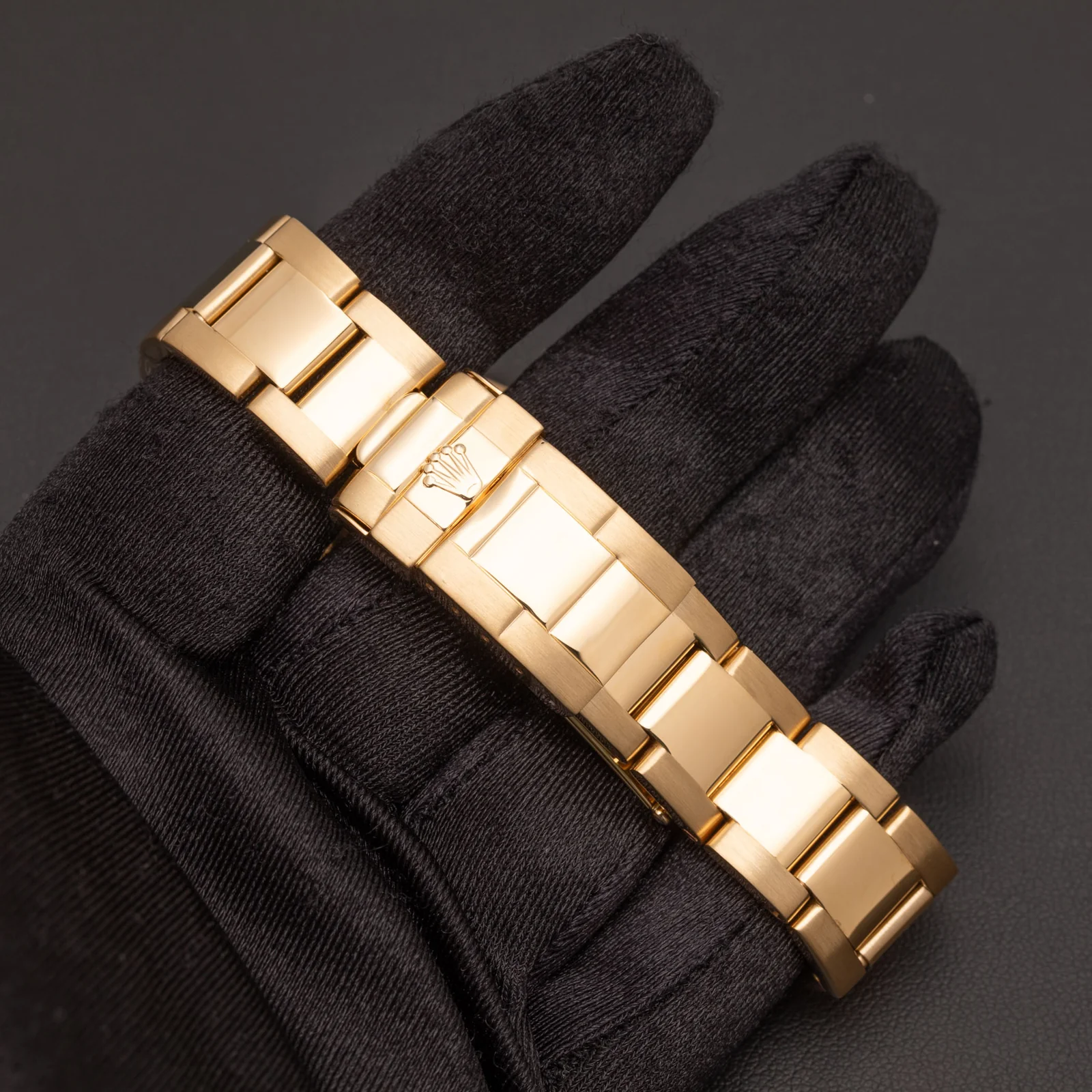 Rolex Yacht-Master 16628 Timing Bezel 40mm 18K Yellow Gold Watch - Image 5