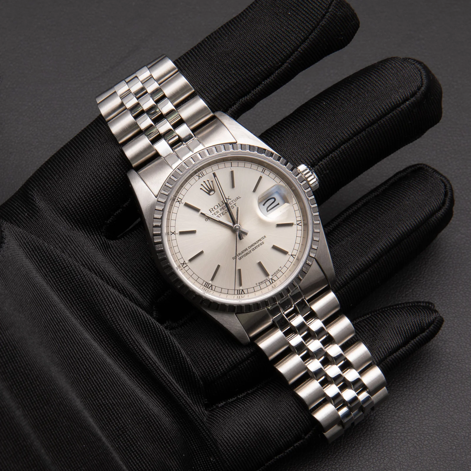 Rolex Datejust 16220 Engine-Turned Bezel Watch 36mm Silver Index Dial - Image 2