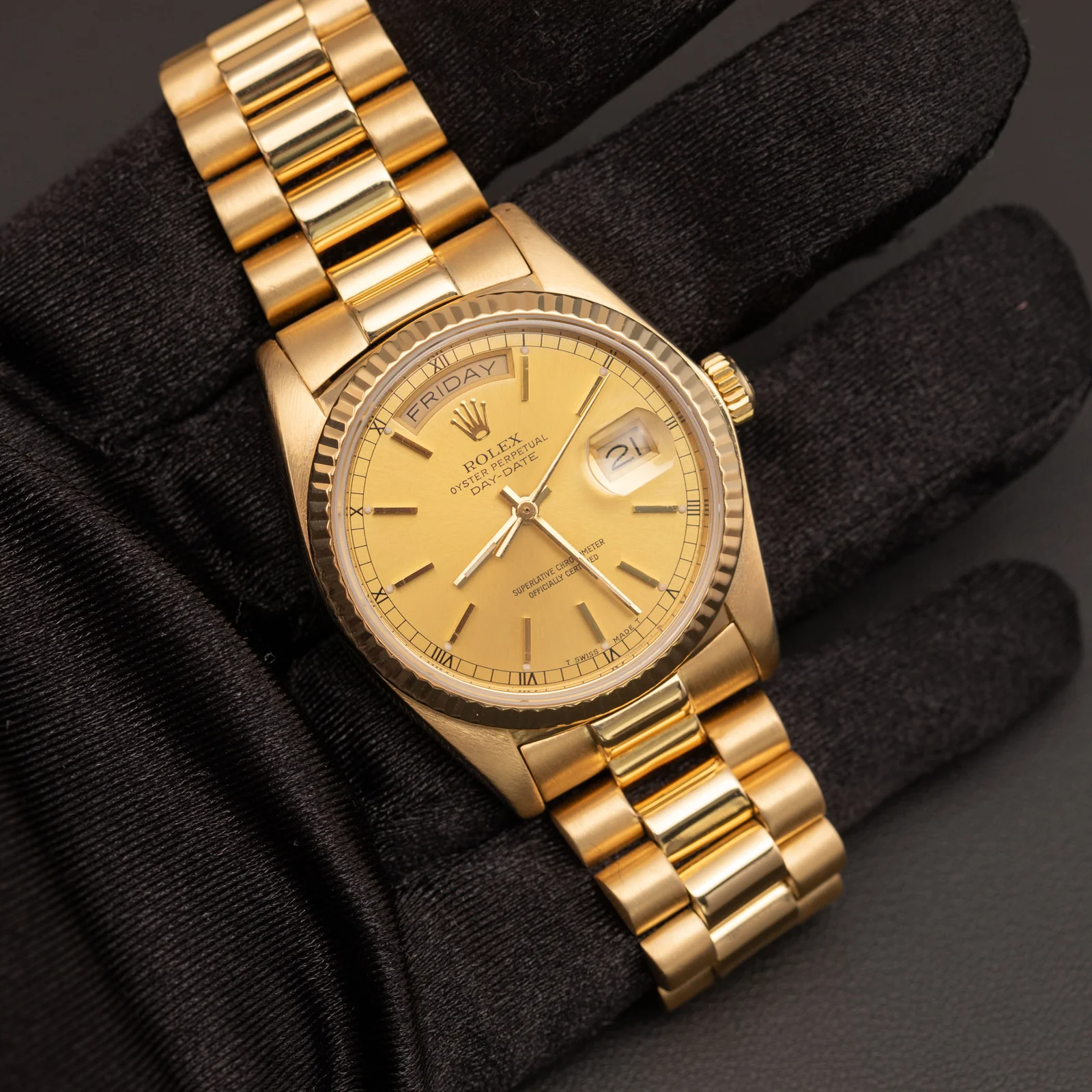 Presidential Rolex Day-Date 18038 Fluted Bezel Watch 36mm Champagne Dial 18K Gold - Image 2